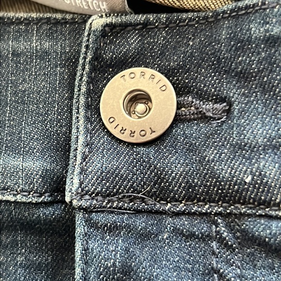 Torrid Bombshell Skinny Jeans - Picture 8 of 8